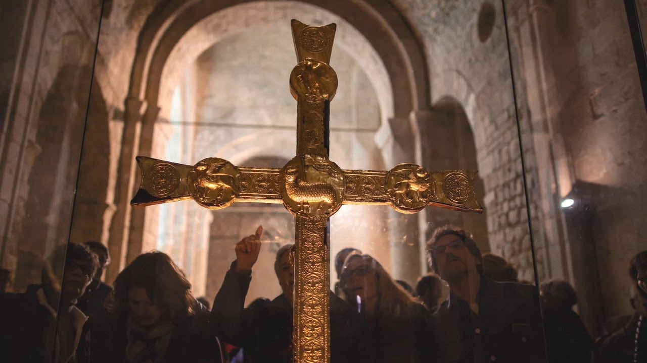 Històries Monumentals - La creu viatgera de la canònica de Santa Maria de Vilabertran de patrimonigencat