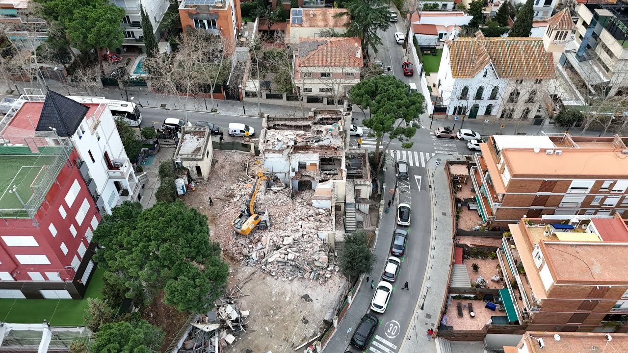 Enderroc de l'antiga Escola Graziel·la de Xavier Àgueda COMPETIC