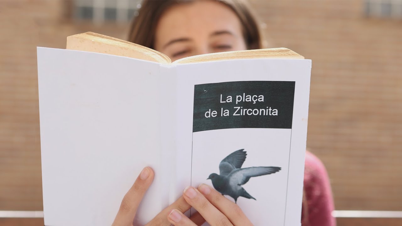 La plaça de la Zirconita (La versió barata de la plaça del Diamant) | #Esquetxes comèdia en #català de Esquetxes