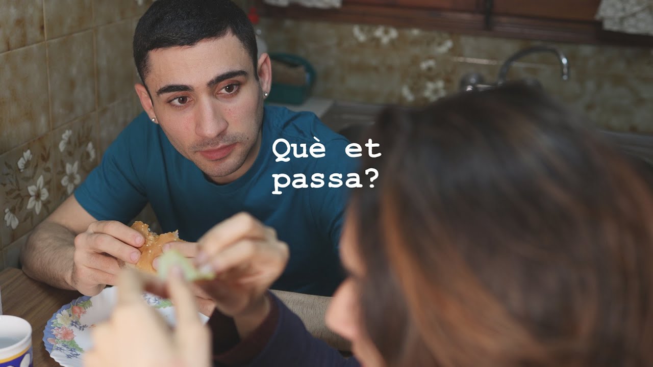 Què et passa? | #Esquetxes #comèdia en #català de Esquetxes
