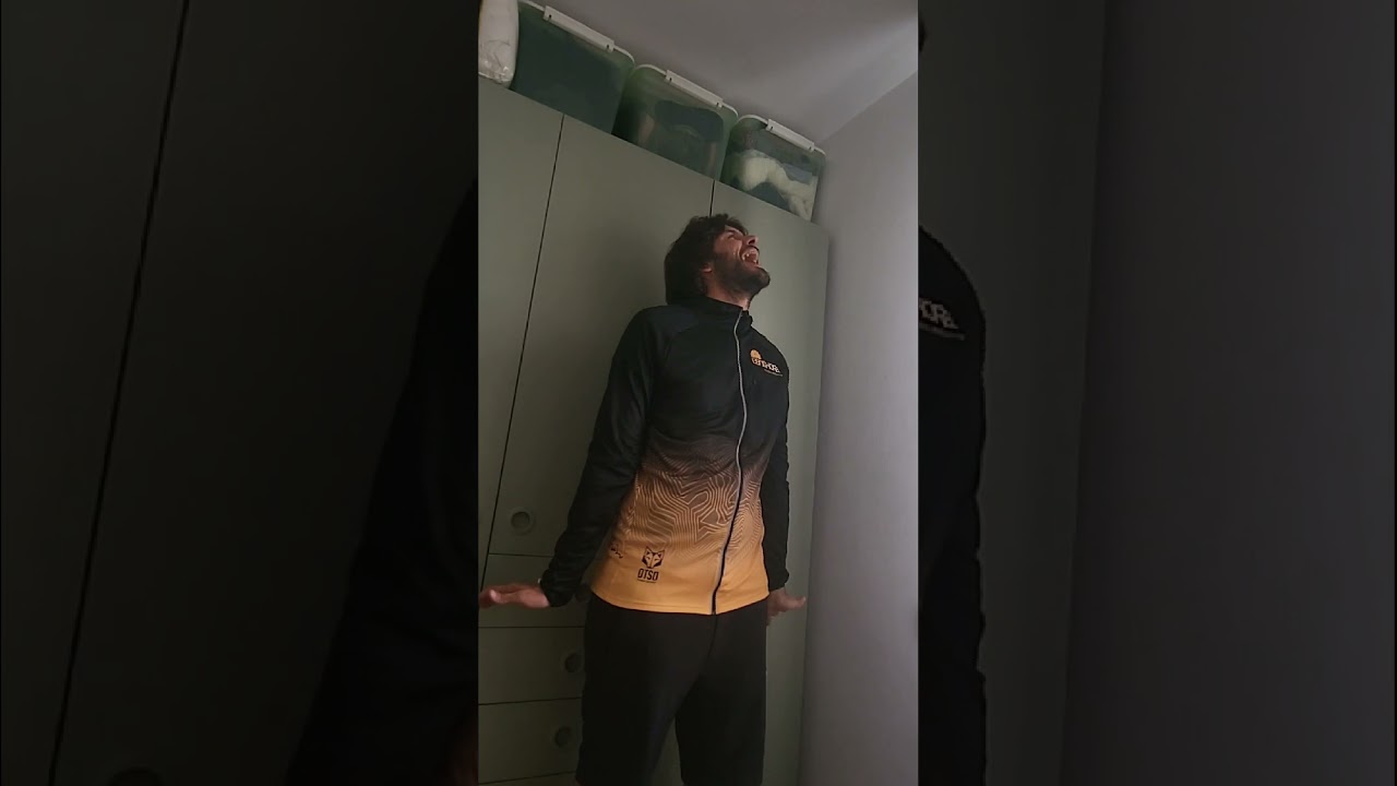 Quan arriba caixa d'Otso amb la roba Bendhora de Bendhora