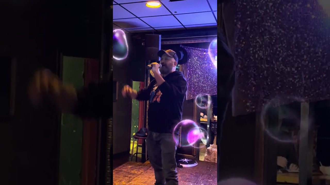 Tom Waits: innocent when you dream. Cover de Jau Fibla al FakeKaraokeShow Freedonia. de JauTV