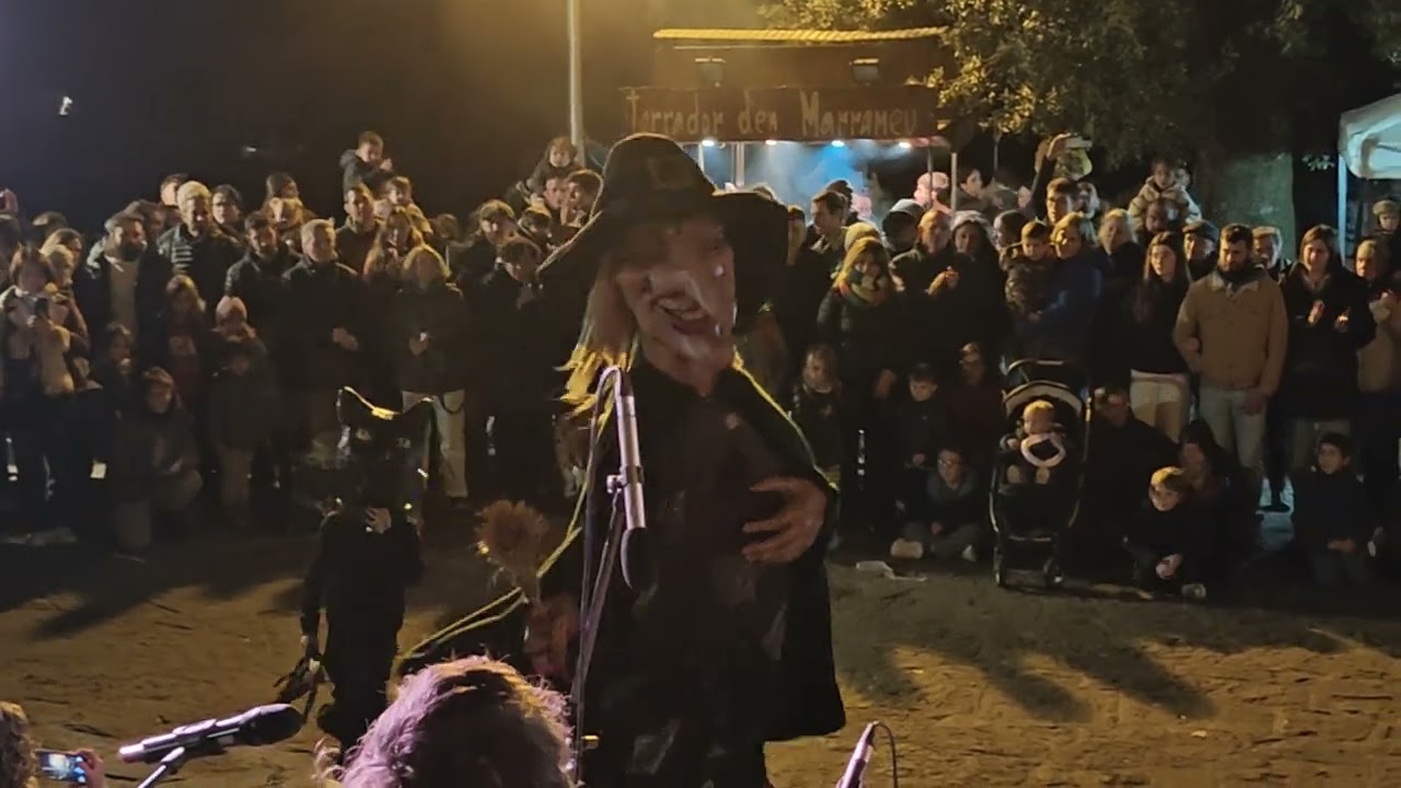 Ball de la bruixa Estruga Maigarda i el gat Nicolau per la fira de Sant Nicolau al Mallol de Xavier Àgueda COMPETIC