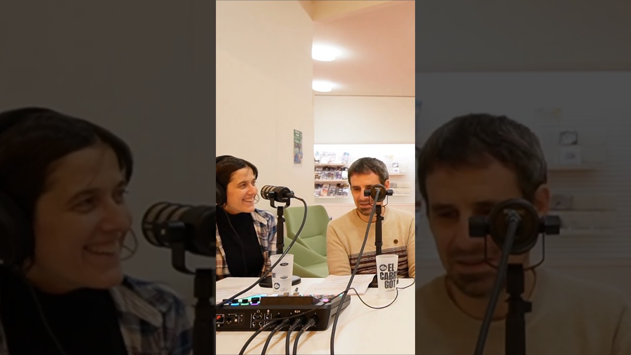 Lecturistes a la Pilarin Bayés de Vic. Programa sencer a la secció de vídeos. de Els Book Hunters
