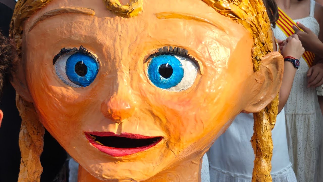 Balls de gegants, capgrossos i sardanes a les Planes d'Hostoles de Xavier Àgueda COMPETIC