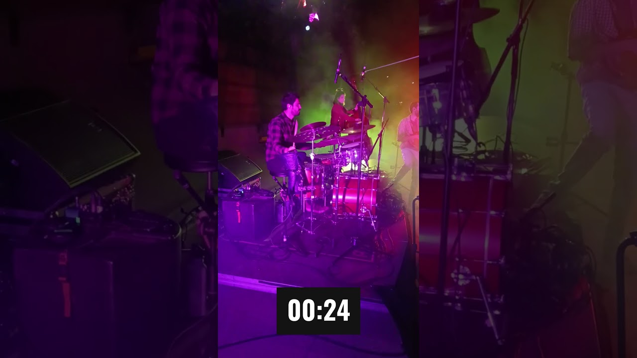 si arribem a 10000 likes aguantem la última nota durant un quart d'hora a un bolo de El Pony Pisador