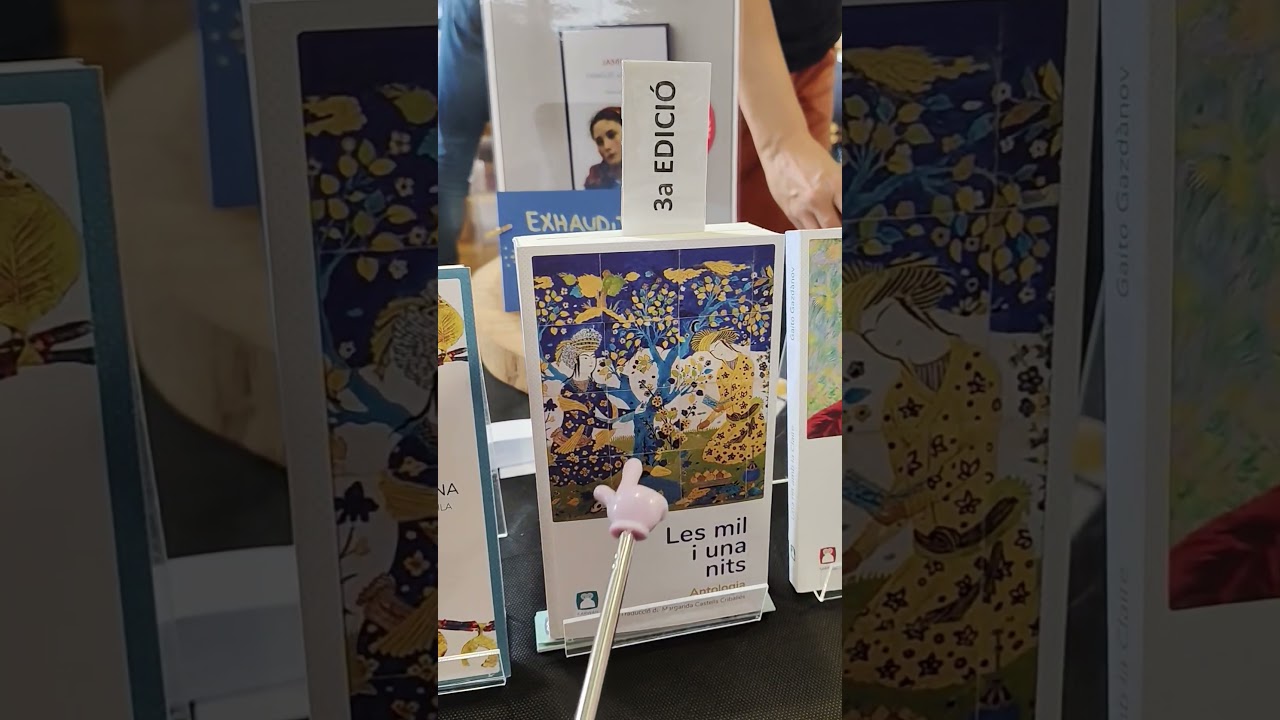 Com més copets els hi doni als llibres, més us els recomano 😂🤭 #LiberisLiber de Paraula de Mixa